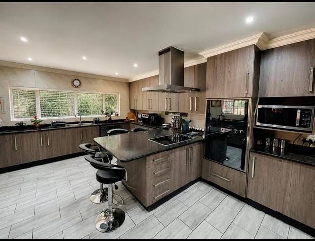 3 BEDROOM HOUSE FOR SALE IN BRACKENHURST